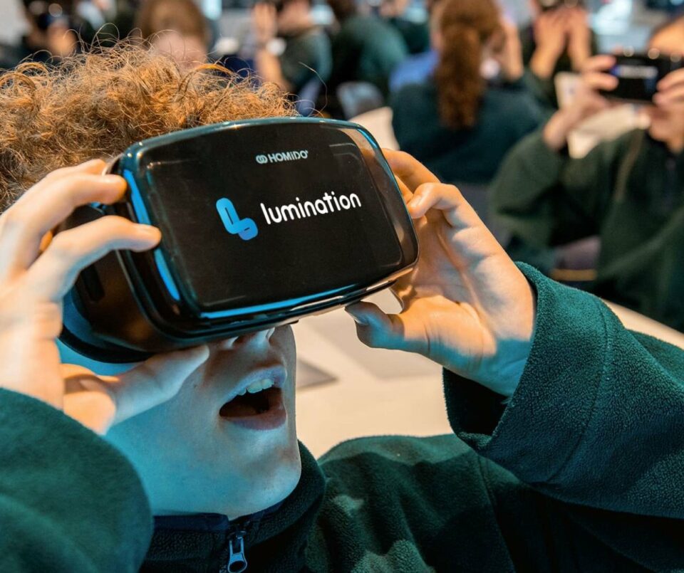 Casque VR Homido V2 pour les programmes d'éducation VR de lumination
